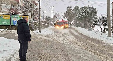 Alaplı'da karla mücadelede 12 yıldız deniz suyu kullanılıyor