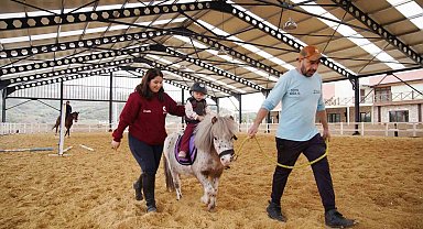 Aliapark Atla Terapi ve Hipoterapi Merkezi yeni yüzüyle hizmete açıldı