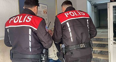 Alkollü bir vatandaş, yardım aldığı vakıfta olay çıkardı