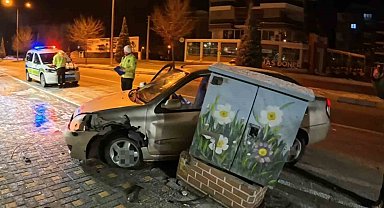 Alkollü şekilde direksiyon başına geçen genç kaza yaptı: "İlk defa içtim, onda da kaza yaptım"