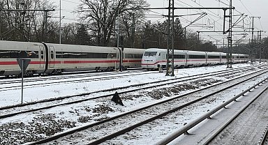 Almanya'da kar fırtınasında meydana gelen kazada 2 kişi öldü