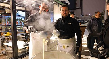 Alpedo'dan soğuk kış akşamı 1 ton ücretsiz salep ikramı