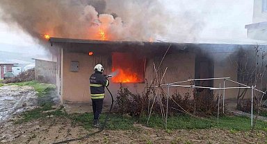 Altınözü'nde ev yangını