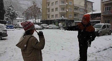 Amasya'da kar yağışı nedeniyle eğitime ara verildi