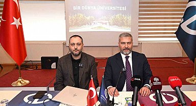 Anadolu Üniversitesi Rektörü Adıgüzel, basın mensuplarıyla buluştu