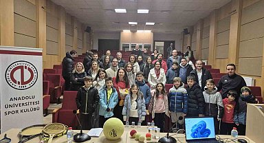 Anadolu Üniversitesi'nden tenisçilere tam destek