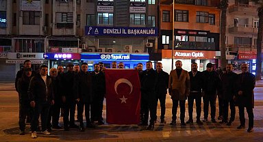 Anahtar Parti Denizli il binasına dev Türk bayrağı asıldı