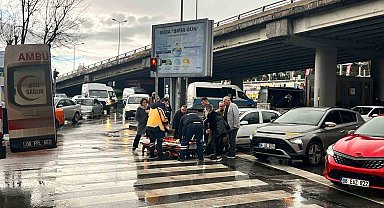 Ankara'da yaya geçidinde otomobilin çarptığı kadın yaralandı