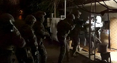 Antalya'da 20 ayrı adrese 150 personelle eş zamanlı operasyon