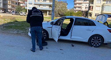 Antalya'da seyir halindeki otomobile silahlı saldırı: 1 yaralı