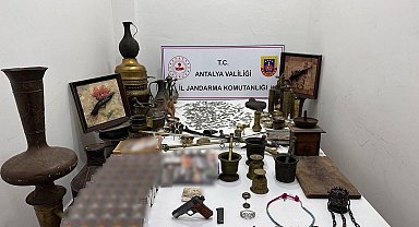 Antalya'da tarihi eser ve kaçak eşya operasyonu