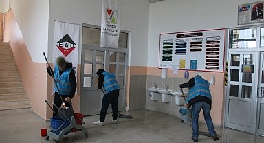 Ara tatilde okulların bakımlarını yükümlüler yapıyor