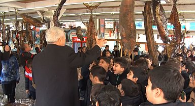 Ara tatile giren öğrencilerden, balık müzesi ziyareti