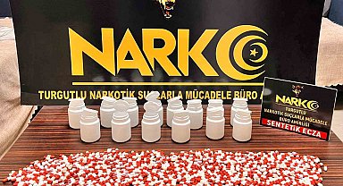 Aracın kaputuna sakladıkları uyuşturucuyla yakalandılar: 4 tutuklama