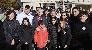 Ardahan'a atanan Vali Mehmet Fatih Çiçekli'yi uğurlama töreninde duygu dolu anlar