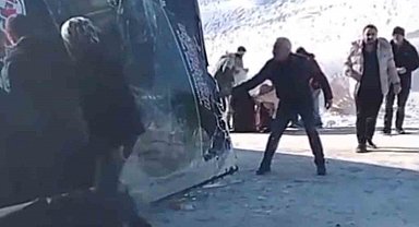 Ardahan'dan gelen yolcu otobüsü Susuz'da devrildi: 17 yaralı