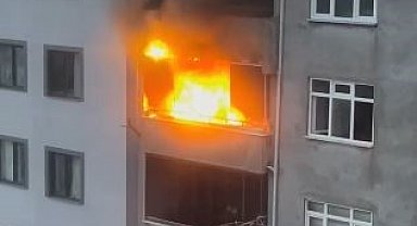 Arhavi'de apartman dairesinde yangın paniği