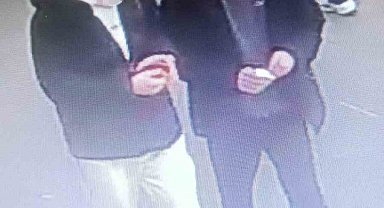 Arnavutköy'de AVM'de parfüm hırsızlığı kamerada