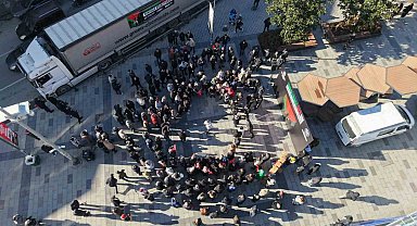 Arnavutköy'den Gazze'ye yardım tırı dualarla uğurlandı