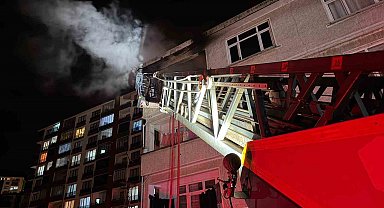 Artvin Hopa'da apartman dairesinde yangın paniği