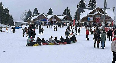 Artvin'de kar şenliği renkli görüntülere sahne oldu