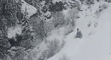 Artvin'de kar ulaşımı vurdu: 120 köy yolu kapalı