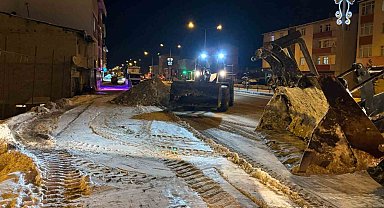 Aşkale'de kar sonrası belediye ekipleri sahadaydı