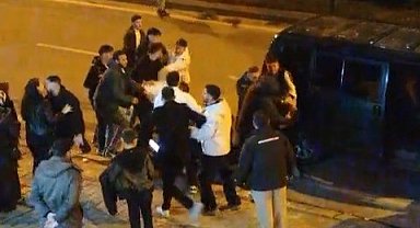 Asker eğlencesinde yumruklar havada uçuştu