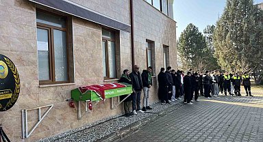 Askere gidecekti, tabutuna "O şimdi asker" yazılı tülbent serildi