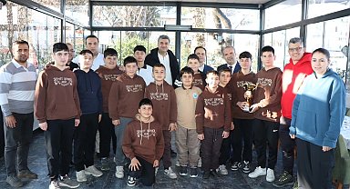 Aydın birincisi voleybol takımına moral kahvaltısı
