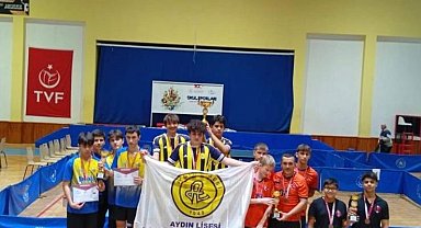 Aydın Lisesi Masa Tenisi Turnuvası'nda şampiyonu oldu