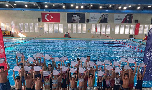 Aydın'da 2 ayda 200 çocuk yüzme öğrendi