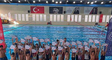 Aydın'da 2 ayda 200 çocuk yüzme öğrendi