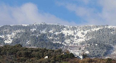 Aydın'ın yüksek kesimleri beyaza büründü