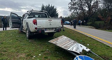 Ayvacık'ta iki araç çarpıştı: 2 yaralı