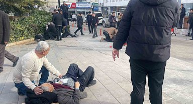 Baba ve 3 oğlu sokak ortasında silahla vuruldu: Yaralılardan 3'ünün durumu ağır