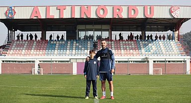 Baba ve oğul aynı takımda oynuyor