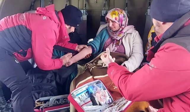 Bahçesaray'da hamile kadın helikopterle hastaneye ulaştırıldı