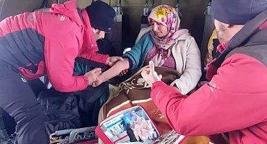 Bahçesaray'da hamile kadın helikopterle hastaneye ulaştırıldı