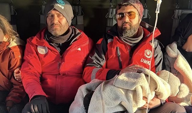 Bahçesaray'da iki hasta helikopterle Van'a sevk edildi