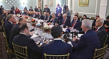 Bakan Bolat, Birleşik Krallık'ta faaliyet gösteren Türk iş adamlarıyla buluştu