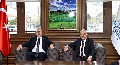Bakan Işıkhan, Ordu Büyükşehir Belediyesini ziyaret etti