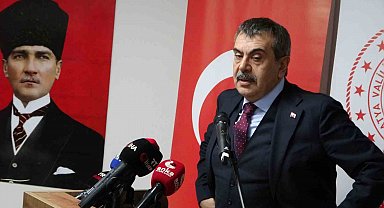 Bakan Tekin Malatya'da görme engelli öğrencilerle bir araya geldi