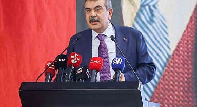 Bakan Tekin: "İstanbul'da asrın hırsızlığı var. Bunu saklamak için karnelerden Atatürk'ün fotoğrafının kaldırdığı yalanına sarılıyorlar"