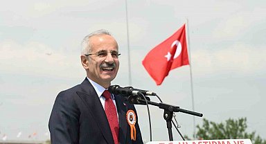 Bakan Uraloğlu, 1 yılda otoyol ve köprülerden 1,1 milyar araç geçtiğini açıkladı