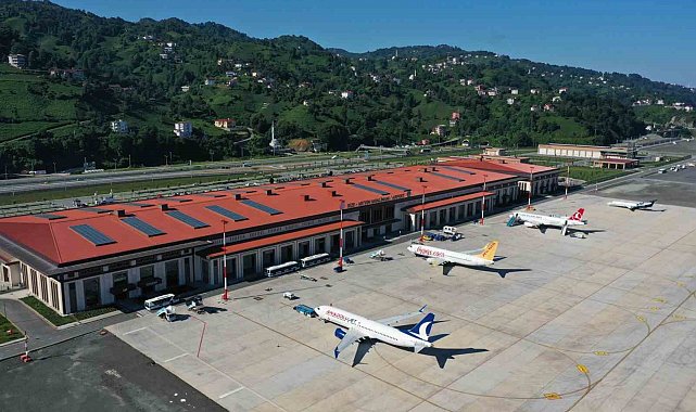 Bakan Uraloğlu: "12 aylık dönemde üst geçişler ile birlikte toplam 2 milyon 507 bin 399 uçak trafiğine ulaştık"