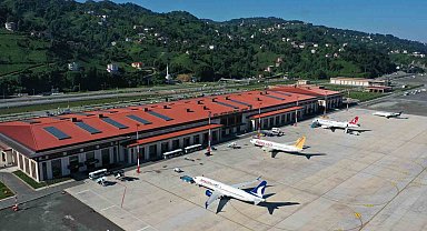 Bakan Uraloğlu: "12 aylık dönemde üst geçişler ile birlikte toplam 2 milyon 507 bin 399 uçak trafiğine ulaştık"