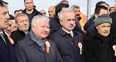 Bakan Uraloğlu: "Bölünmüş yol ağını 30 bin kilometrenin üzerine çıkarmanın gururunu yaşıyoruz"