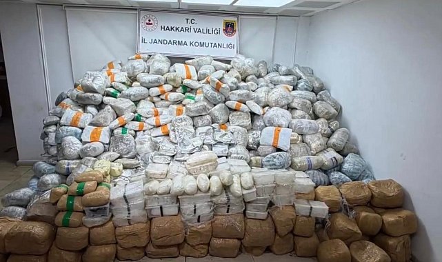 Bakan Yerlikaya: "Yüksekova kırsalında 860 kilogram uyuşturucu madde ele geçirildi"