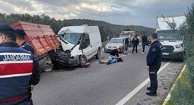 Balıkesir'de trafik kazası: 4 yaralı